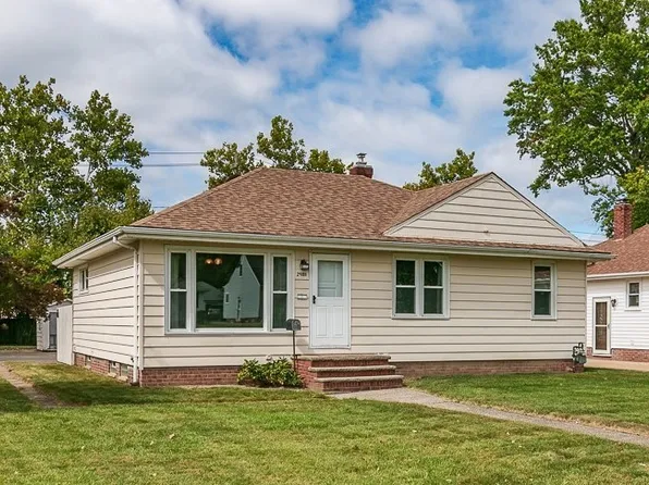 29811 Fairway Blvd, Willowick, OH 44095