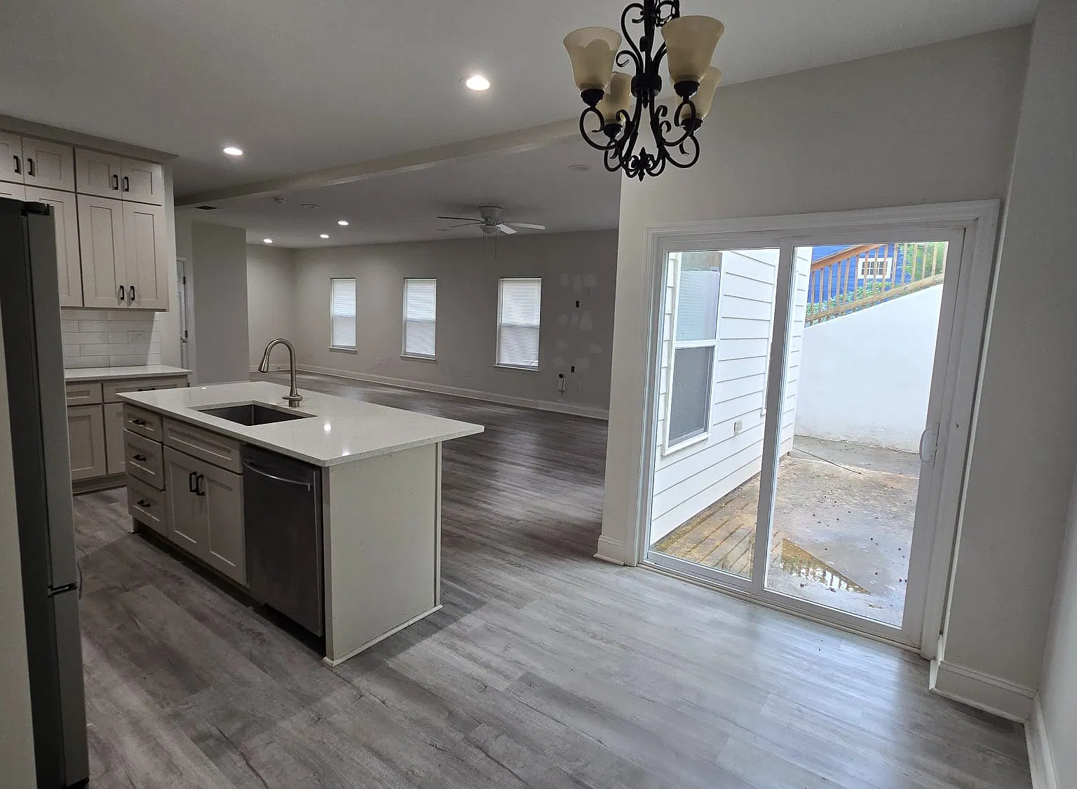 3 bed, 2.5 bath, $2,400 — Photo 3