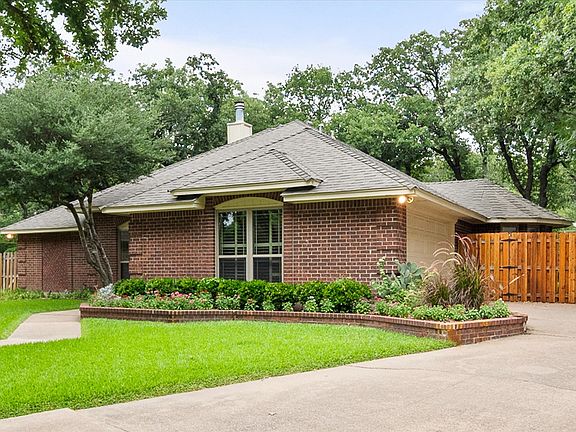 2nd image of 2403 Oak Shadow Ct
