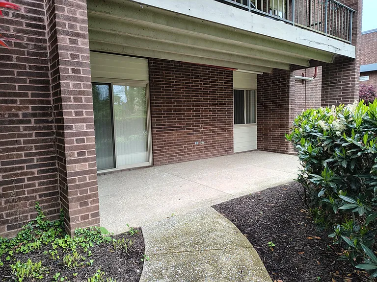Residences at Pomona Park — Photo 24