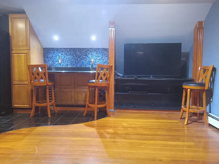 1034 N Main St — Photo 6