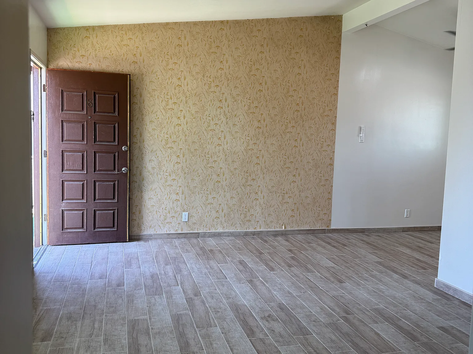1 bed, 940 sqft, $1,095 — Photo 2