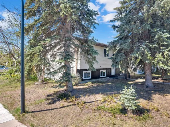 3409 N 39th St, Red Deer, AB T4N 5T7