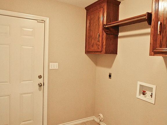 5th image of 2321 Hedgerose Ln