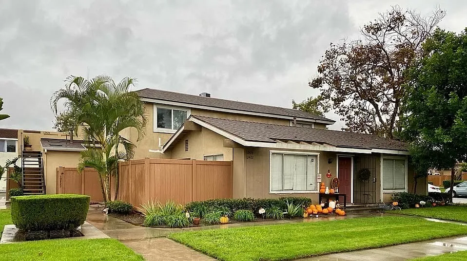 Building Photo - 12422 Cuesta Dr