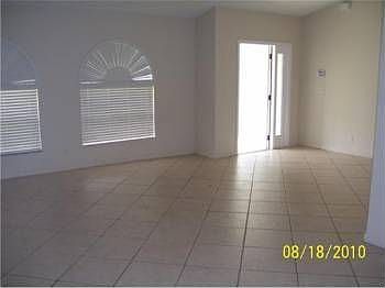 3rd image of 17375 32nd Ln N