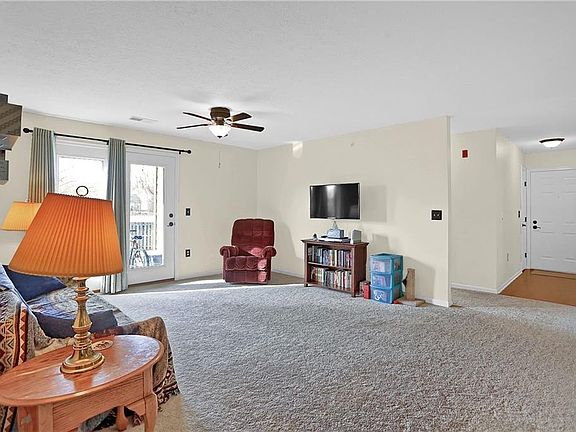 5th image of 8920 Hunters Creek Dr APT 102