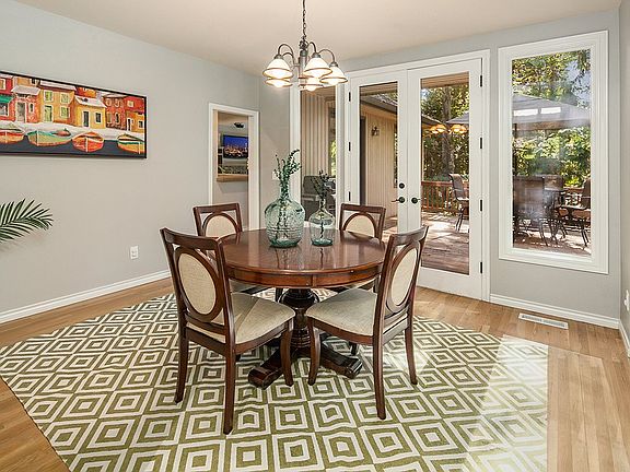 4th image of 22115 NE 27th Pl