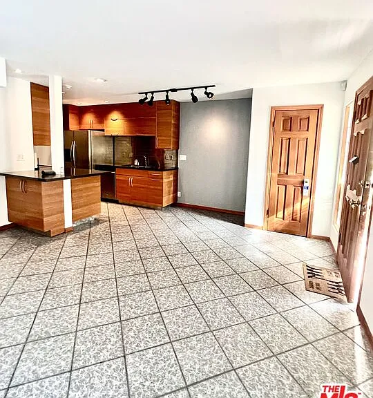 970 Palm Ave #104 — Photo 8