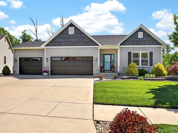829 Mule Creek Dr, Wentzville, MO 63385