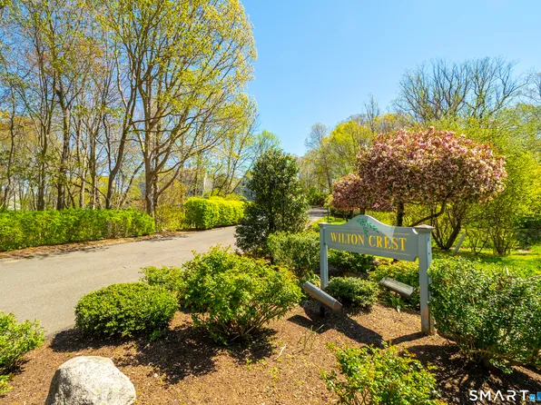 37 Wilton Crst Unit 37, Wilton, CT 06897
