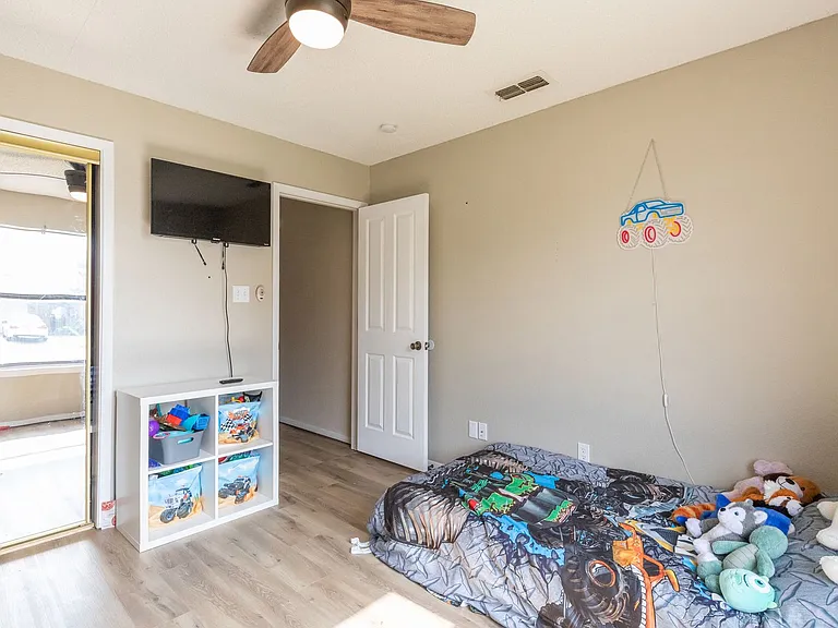 3818 Wake Forest Ln — Photo 16