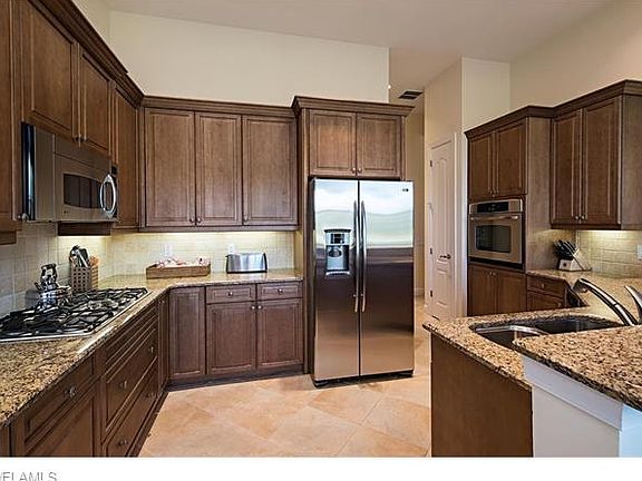 5th image of 28511 Calabria Ct Unit 102