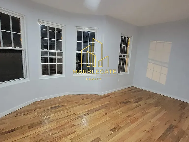 379 S 20th St #22R — Photo 6