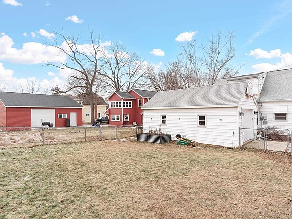 4th image of 713 Blaine St