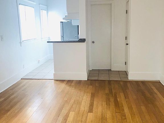 5th image of 906 Pacific Ave #14A