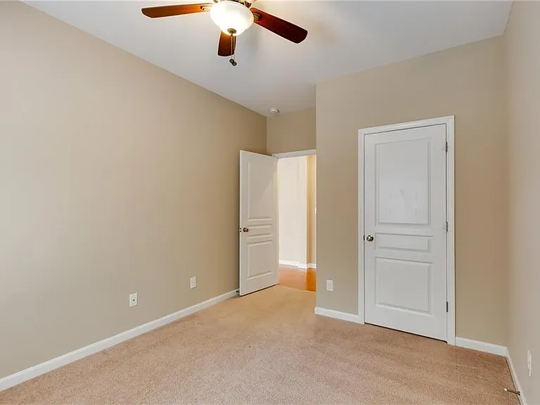 7245 Rocking Horse Ln — Photo 15