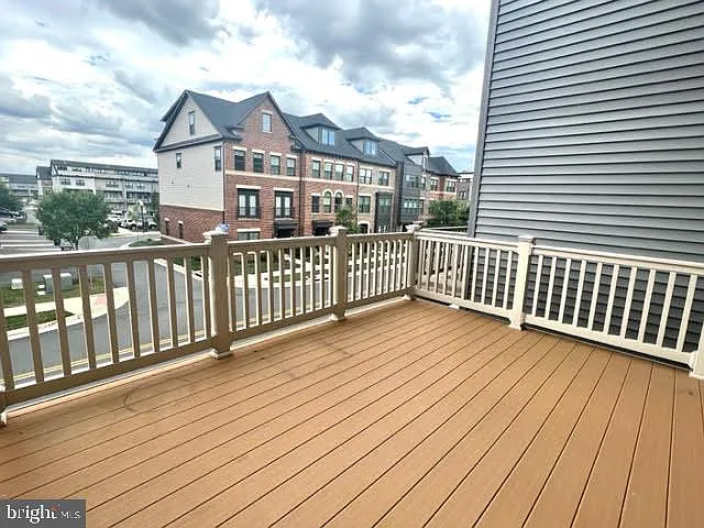 22445 Alewife Ter — Photo 12