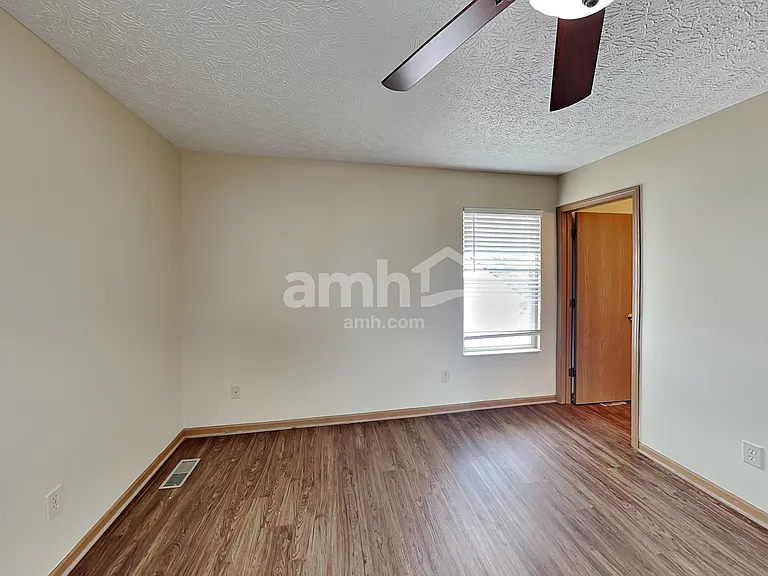 7481 Oliver Winchester Dr — Photo 11