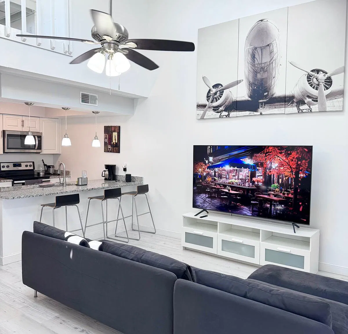 2 bed, 1197 sqft, $1,999 — Photo 1