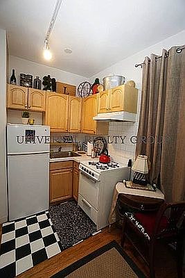 3rd image of 261 Broome St APT 2G