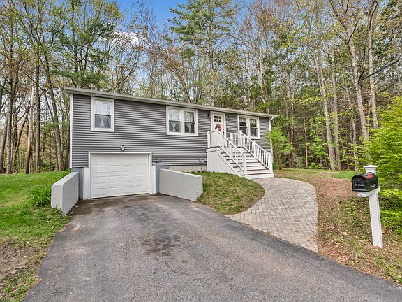 3rd image of 61 Fern Park Avenue