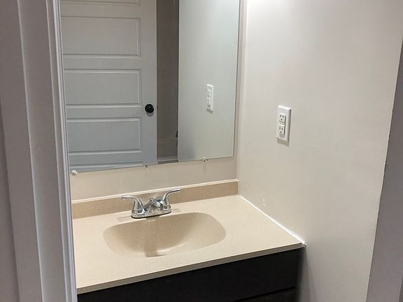 4th image of 2728 S 4th St Unit 2