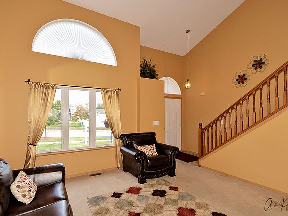 4th image of 900 Countrywood Dr