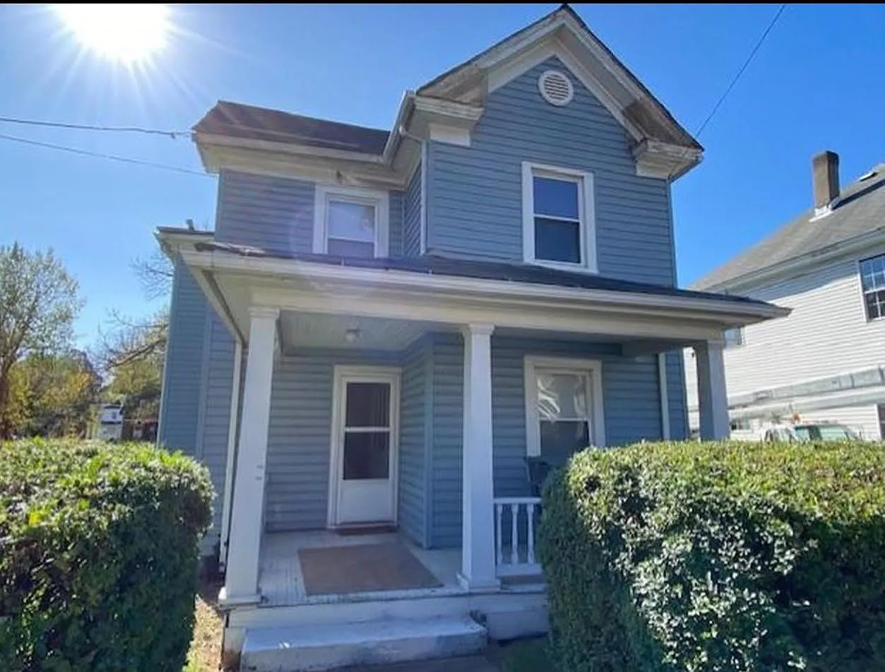 1724 Orange Ave NW photo 1