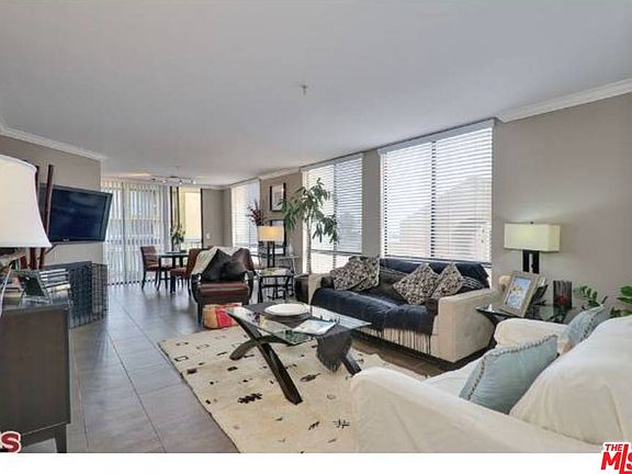 3rd image of 7320 Hawthorn Ave APT 301