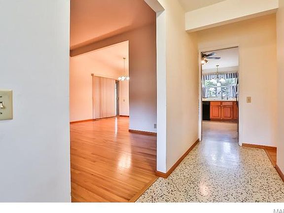 4th image of 1520 Hollywood Ln