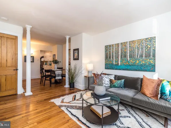 632 W Naomi St, Philadelphia, PA 19144