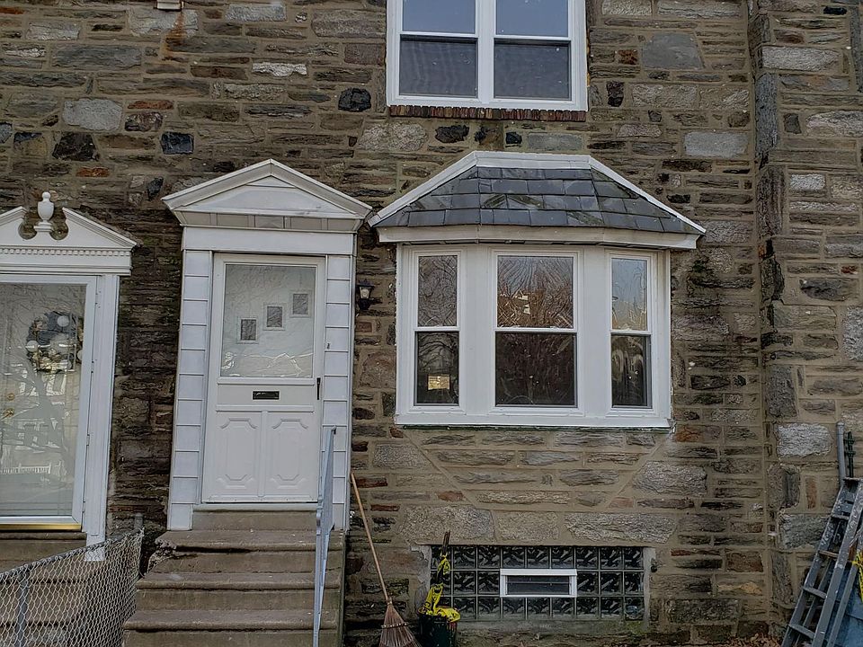 1st image of 1542 Devereaux Ave