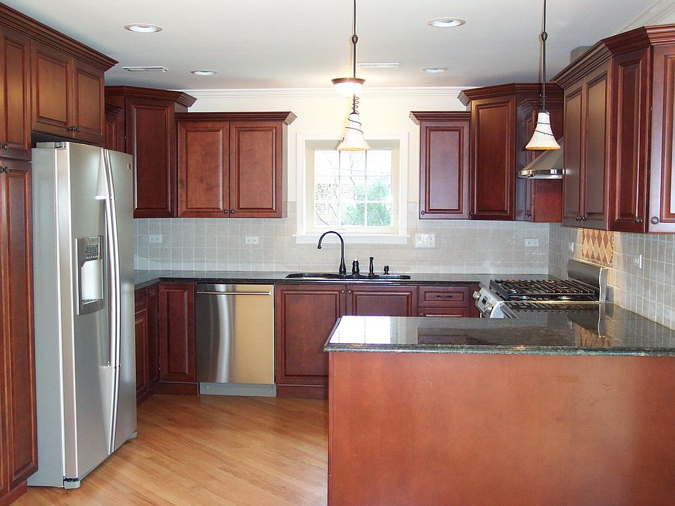 2nd image of 6608 N Drake Ave