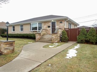 9329 Sayre Ave, Morton Grove, IL 60053