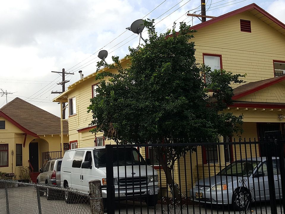 1st image of 240 W 51st St