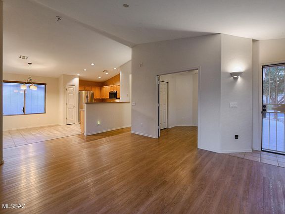 4th image of 567 W Tara Danette Dr