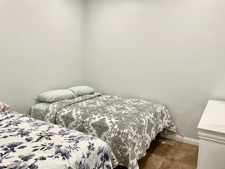 10102 Imperial Ave — Photo 10