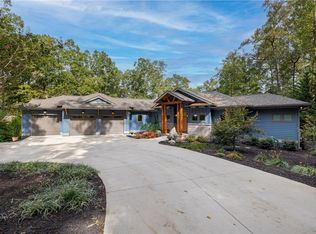 150 S Oak Pointe Dr, Seneca, SC 29672