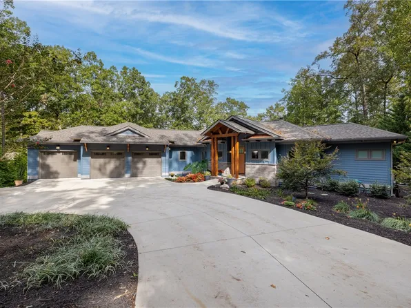 150 S Oak Pointe Dr, Seneca, SC 29672