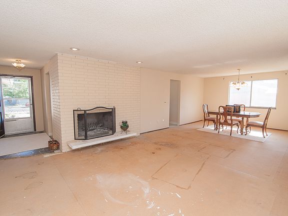 4th image of 2409 W Klamath Ave