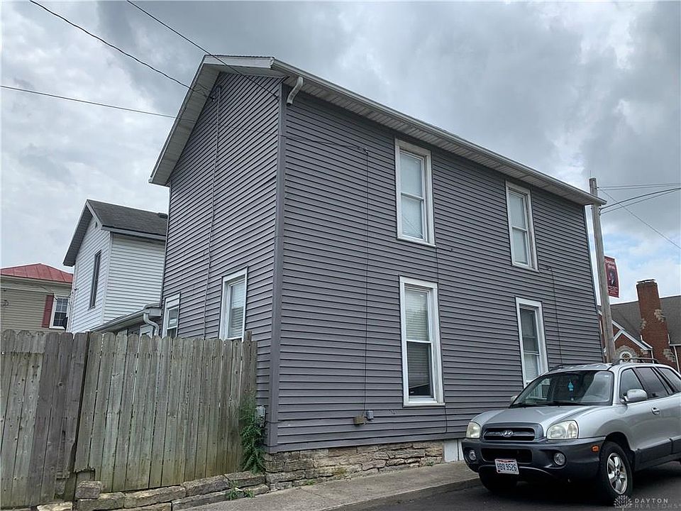 2nd image of 220 N Main St
