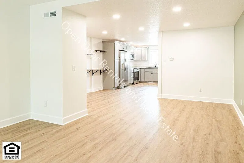 2 bed, 2.5 bath, 1500 sqft, $1,495 — Photo 4