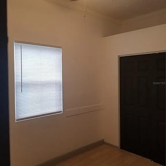 2107 W Chestnut St — Photo 11