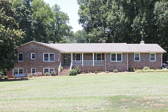 1st image of 156 Highland Dr
