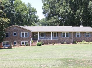 156 Highland Dr, Greenwood, SC 29649