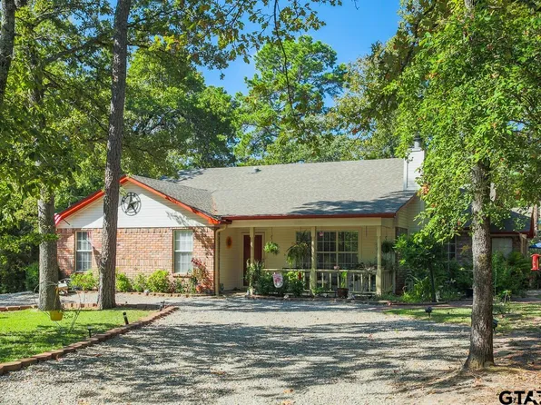 339 Green Meadow Trl, Holly Lake Ranch, TX 75765