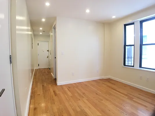 Rented by Bohemia Realty Group | media 27