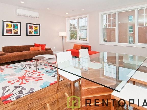 4th image of 5 Lexington Ave #1D