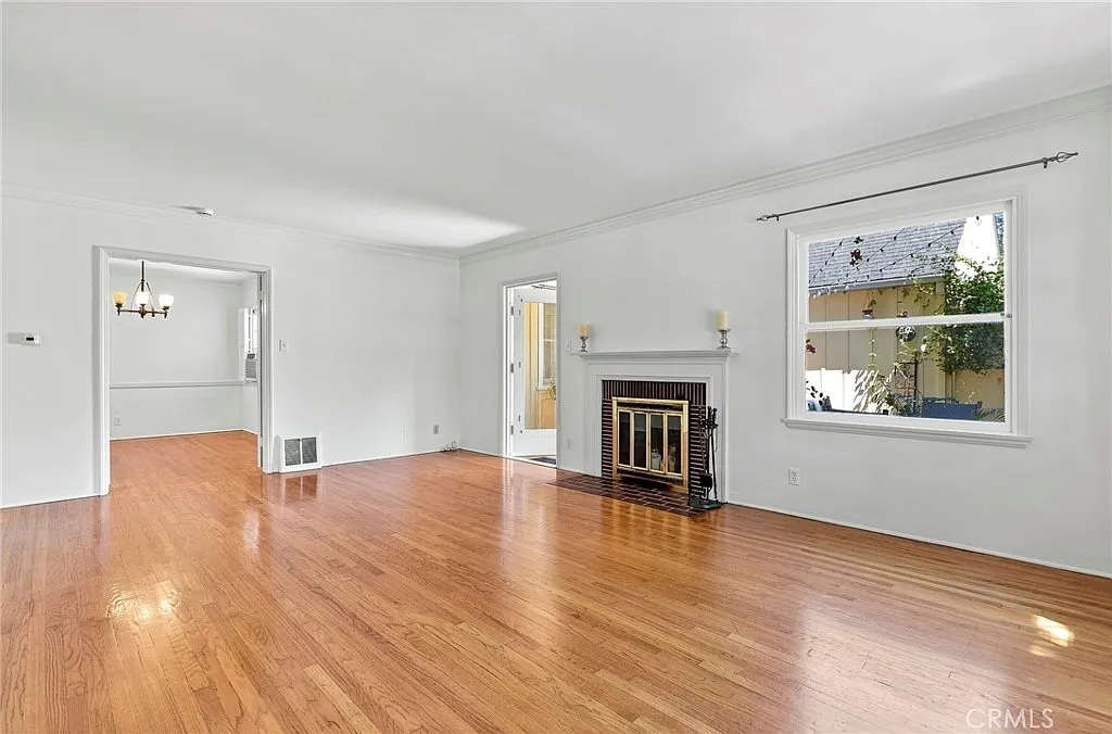 2 bed, 1371 sqft, $3,495 — Photo 3